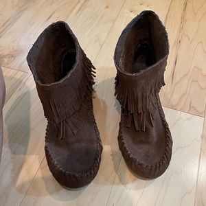 Steve Madden, size 8M short fringe boots